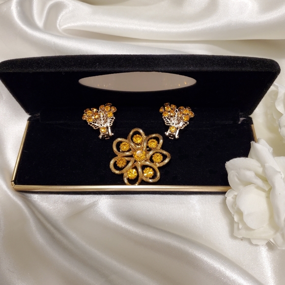 Vintage Jewelry Set Rhinestones, Earrings Rhinestones Yellow, Brooch Rhinestones - Picture 2 of 11